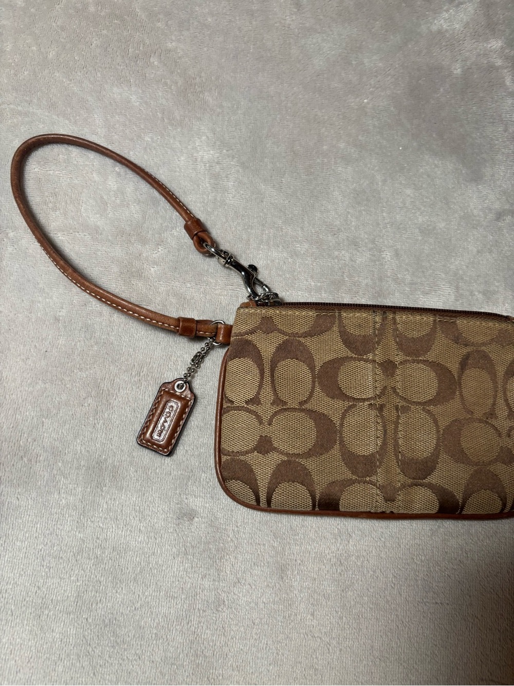 Coach Vintage Signature Wristlet - Picture 2 of 5